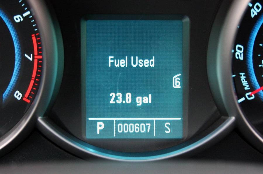  Chevrolet Cruze 1LT 2011 года  (фото 17 из 36)